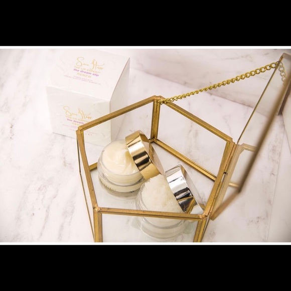 ONLY 2 LEFT!! Sara Happ The Lip Scrub 💋 - Picture 9 of 16